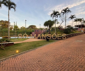 Casa de Luxo de 1.400 m² à Venda com 15 Suítes e Piscina Aquecida no Condomínio Estância das Amendoeiras, Lagoa Santa - MG