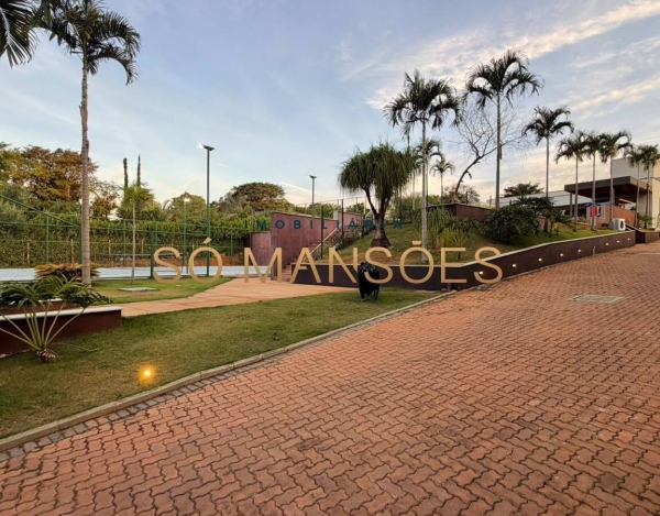 Casa de Luxo de 1.400 m² à Venda com 15 Suítes e Piscina Aquecida no Condomínio Estância das Amendoeiras, Lagoa Santa - MG