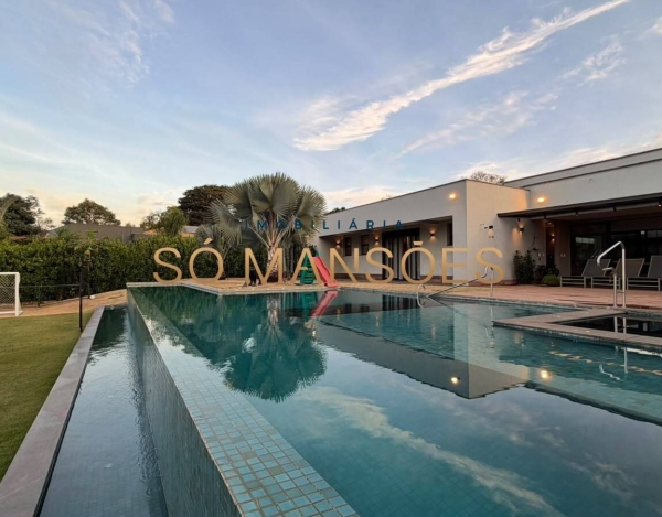 Casa de Luxo de 1.400 m² à Venda com 15 Suítes e Piscina Aquecida no Condomínio Estância das Amendoeiras, Lagoa Santa - MG