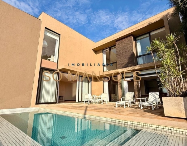 Casa de Alto Padrão de 381m² à Venda com 2 Suítes e Vista Definitiva no Quintas do Sol, Nova Lima - MG