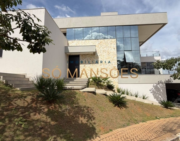 Casa Moderna no Gran Royalle Aeroporto, Confins/MG — 370m², 4 Quartos, 2 Suítes, Piscina.
