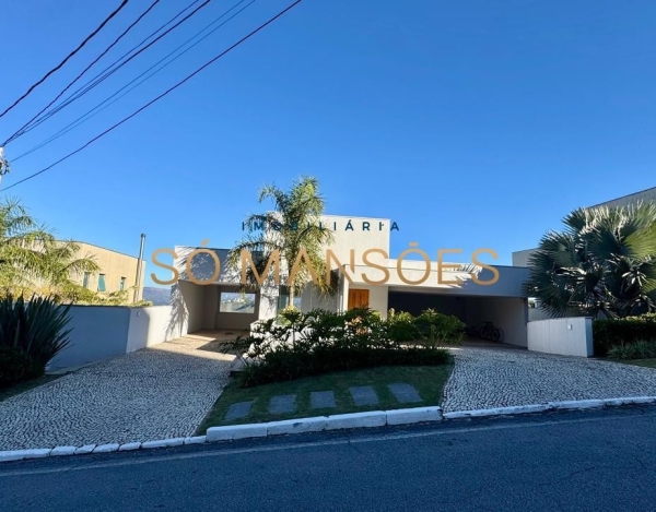 Casa à Venda no Vila Castela, Nova Lima — 460m², 4 Quartos, 3 Suítes e Espaço Gourmet.