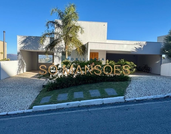 Casa à Venda no Vila Castela, Nova Lima — 460m², 4 Quartos, 3 Suítes e Espaço Gourmet.