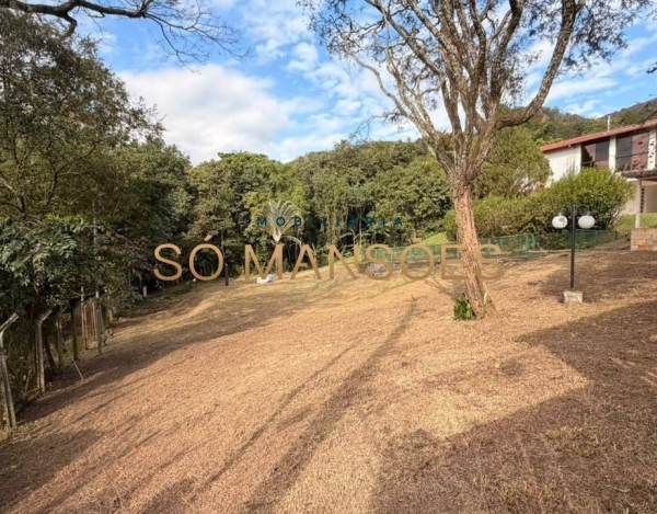 Lote à Venda no Bosque do Jambreiro, Nova Lima — 1.100m², Topografia Suave e Poço Artesiano.