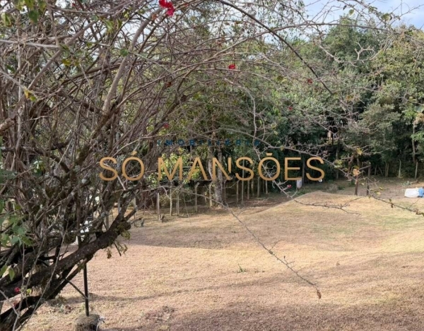 Lote à Venda no Bosque do Jambreiro, Nova Lima — 1.100m², Topografia Suave e Poço Artesiano.