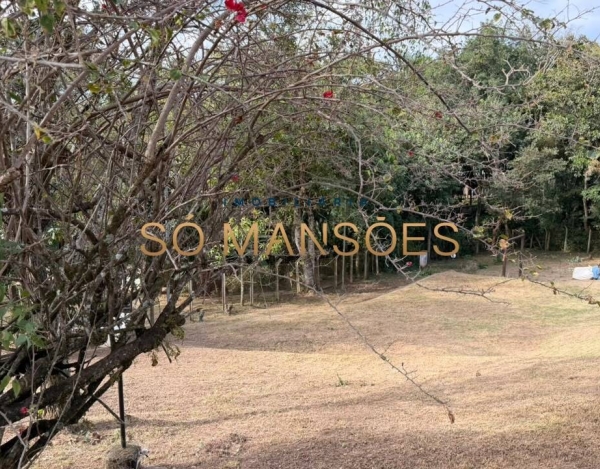 Lote à Venda no Bosque do Jambreiro, Nova Lima — 1.100m², Topografia Suave e Poço Artesiano.