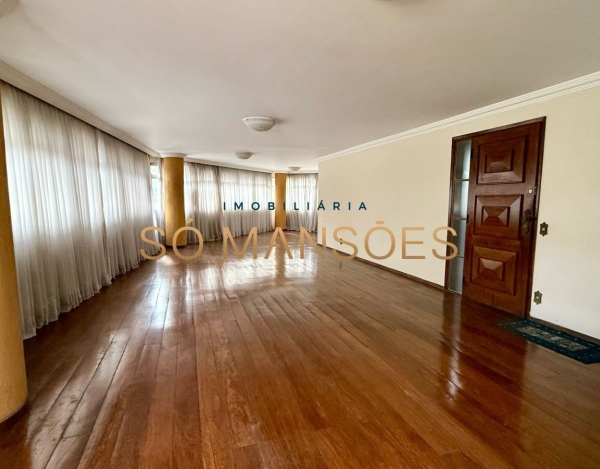Apartamento à Venda no Bairro Lourdes, Belo Horizonte — 333m², 4 Quartos, 1 Suíte e Vista para a Praça da Assembleia.