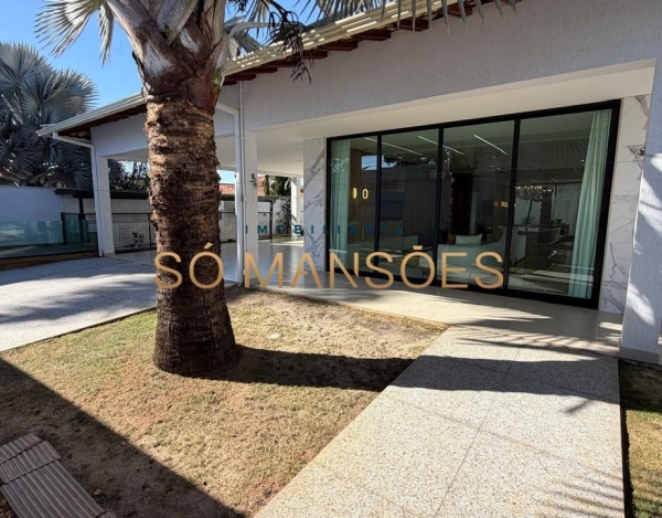 Casa à Venda no São Luiz, Belo Horizonte — 304m², 4 Quartos, Piscina Aquecida e 8 Vagas | Exclusividade Só Mansões