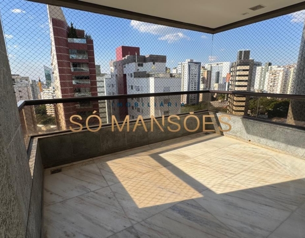 Apartamento à Venda na Savassi, Belo Horizonte — 252m², 4 Quartos, 2 Suítes e 4 Vagas de Garagem.