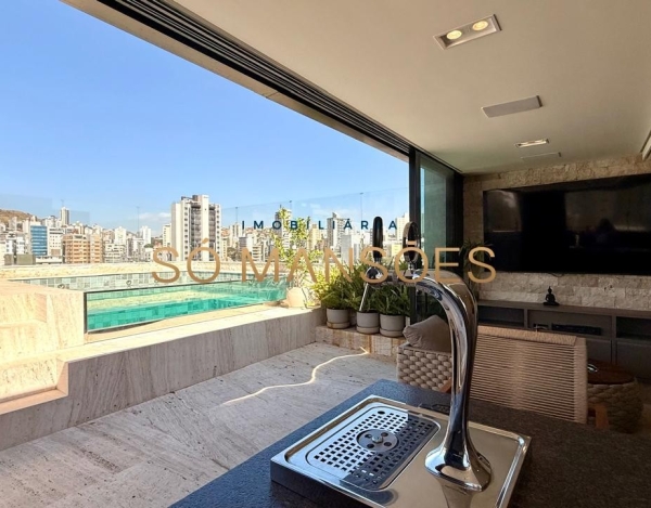 Cobertura à Venda no Sion, Belo Horizonte/MG — 220m², 2 Quartos, Piscina Aquecida e Vista Panorâmica.