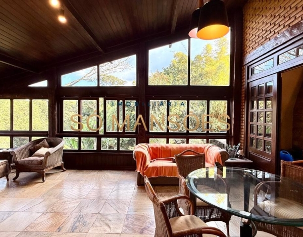 Casa à Venda no Ville de Montagne, Nova Lima/MG — 347m², 4 Quartos, 1 Suíte e 8 Vagas.
