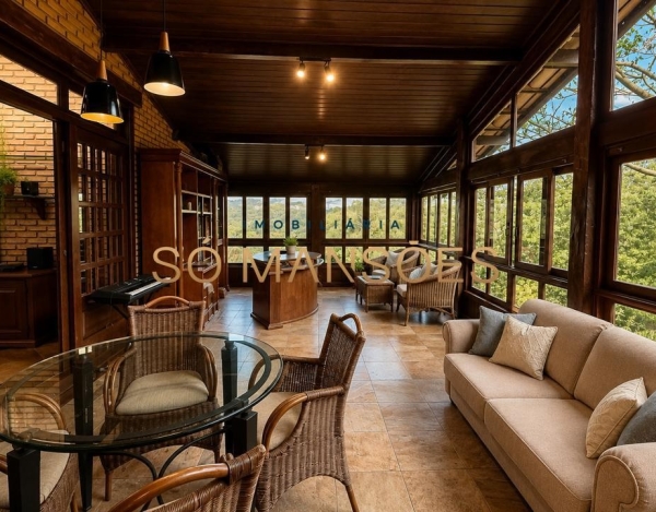 Casa à Venda no Ville de Montagne, Nova Lima/MG — 347m², 4 Quartos, 1 Suíte e 8 Vagas.