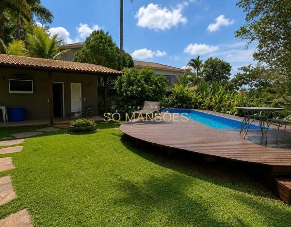 Casa à Venda no Ville de Montagne, Nova Lima — 311m², 4 Quartos, 2 Suítes, Piscina e Ofurô.