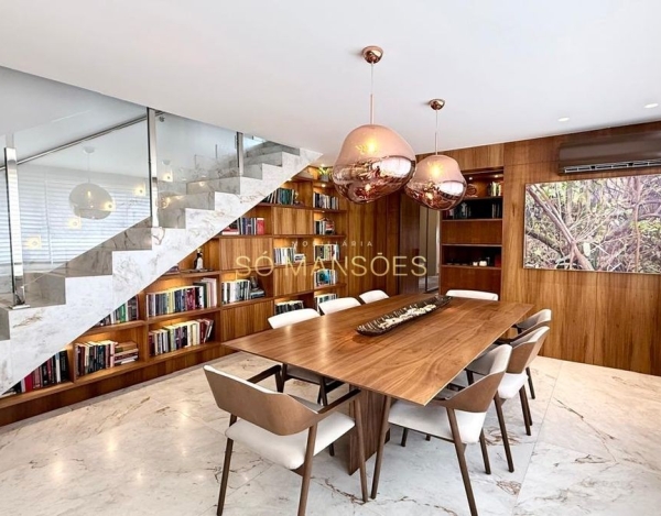 Cobertura Duplex à Venda na Savassi, Belo Horizonte — 183m², 2 Suítes, Jacuzzi e 3 Vagas.