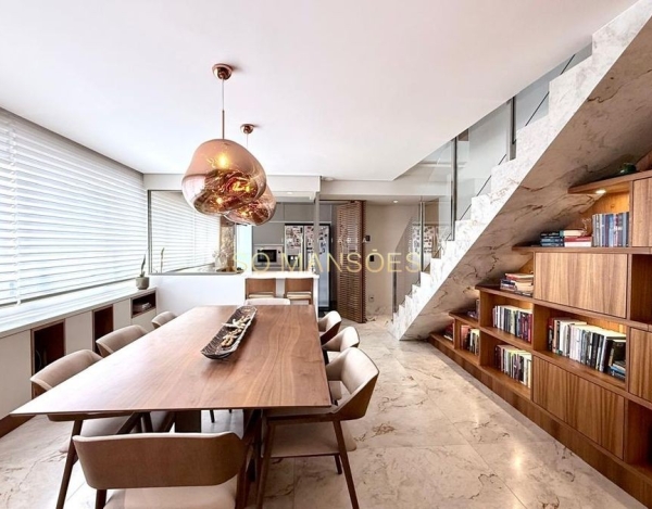 Cobertura Duplex à Venda na Savassi, Belo Horizonte — 183m², 2 Suítes, Jacuzzi e 3 Vagas.