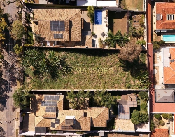 Terreno à Venda no São Luiz, Pampulha, Belo Horizonte — 1.000m² em Localização Privilegiada.