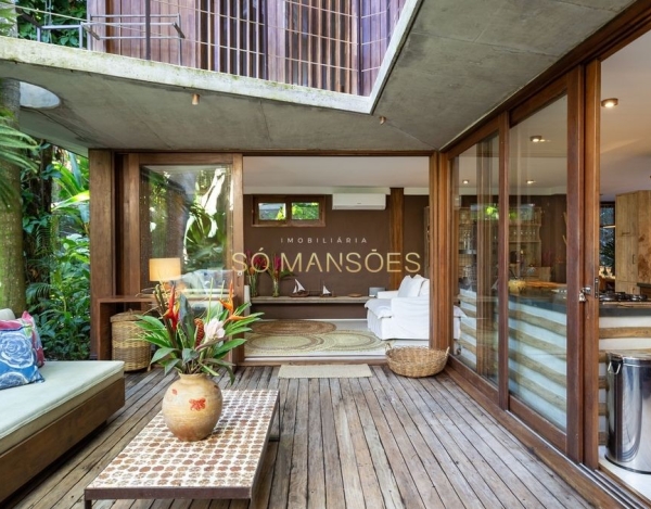 Casa à Venda no Condomínio Tempo, Trancoso/BA — 250m², 4 Quartos, 2 Suítes e Porteira Fechada.