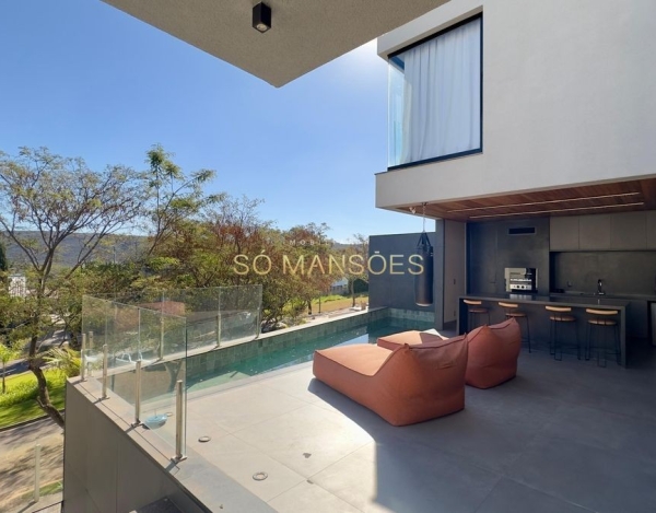 Casa à Venda no Alphaville Lagoa dos Ingleses, Nova Lima/MG — 373m², 4 Suítes, Piscina e 2 Vagas.