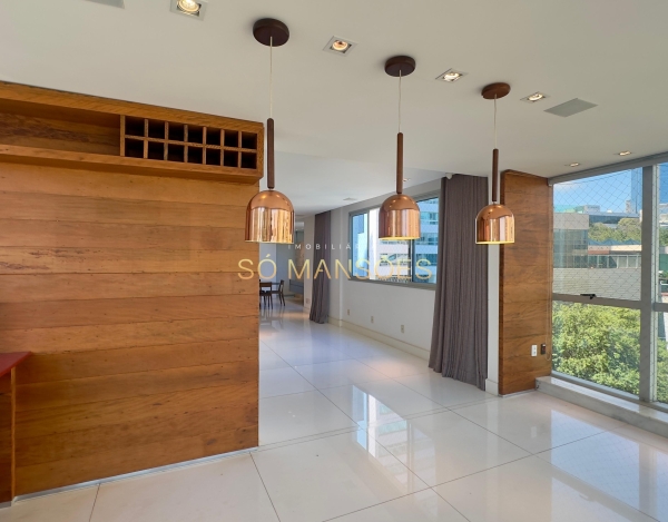 Apartamento à Venda no Belvedere, Belo Horizonte — 238m², 4 Quartos, 2 Suítes e 4 Vagas de Garagem.