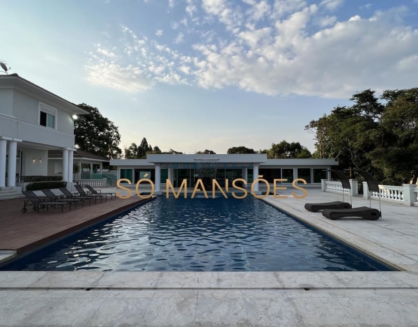 Casa com 7 Suítes e 10 Vagas – Lagoa do Miguelão – Nova Lima/MG