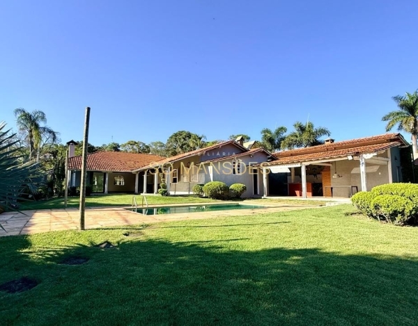 Casa à Venda no Ouro Velho Mansões, Nova Lima/MG — 354m², 4 Quartos e Piscina.
