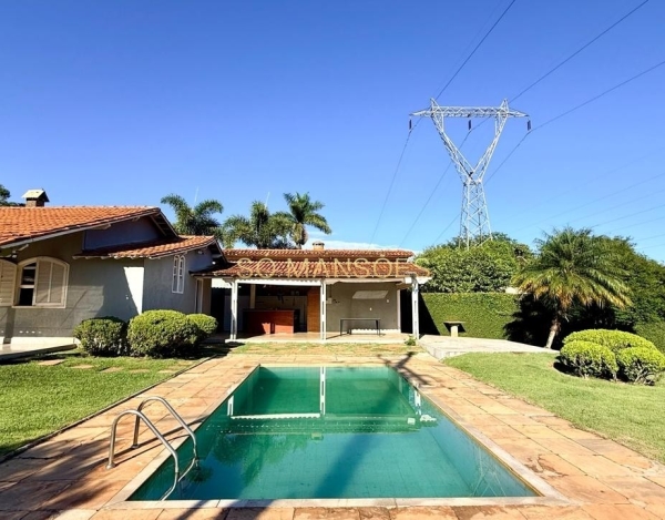 Casa à Venda no Ouro Velho Mansões, Nova Lima/MG — 354m², 4 Quartos e Piscina.