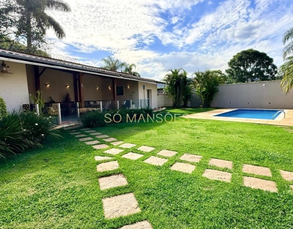 Casa à Venda no Ouro Velho Mansões, Nova Lima/MG — 318m², 4 Quartos, Piscina e Sauna.