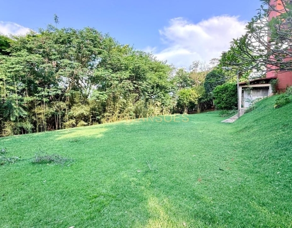 Casa à Venda no Vila do Ouro, Nova Lima/MG — 589m², 4 Quartos, Piscina e Terreno de 1.851m².