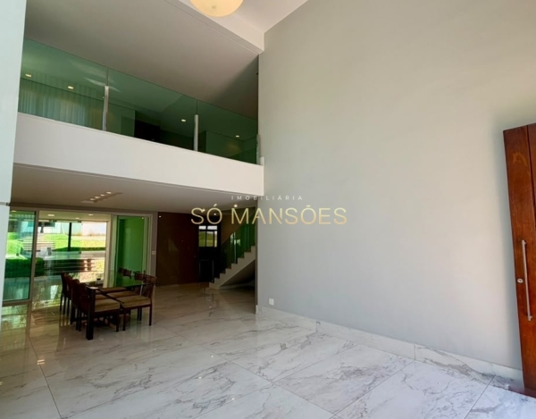 Casa à Venda no Residencial Sul, Nova Lima — 284m², 5 Quartos, 3 Suítes, Piscina e 4 Vagas Cobertas.