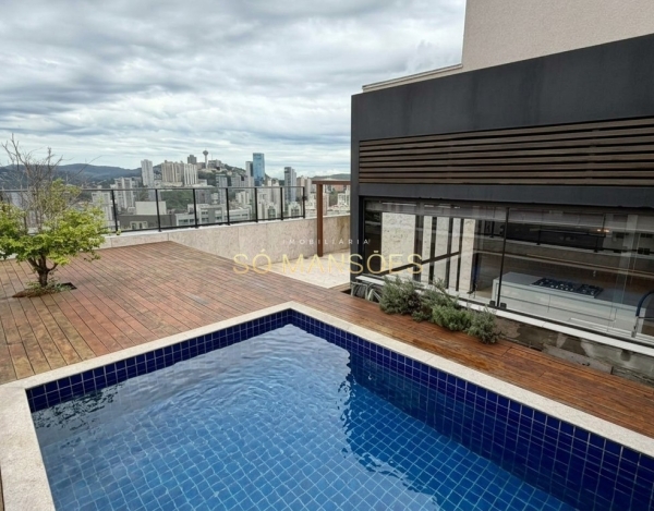 Cobertura à Venda no Vila da Serra, Nova Lima/MG — 298m², 3 Quartos, Piscina e 4 Vagas.