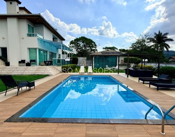 Casa à Venda no Ouro Velho Mansões, Nova Lima/MG — 280m², 4 Quartos, Piscina Aquecida.