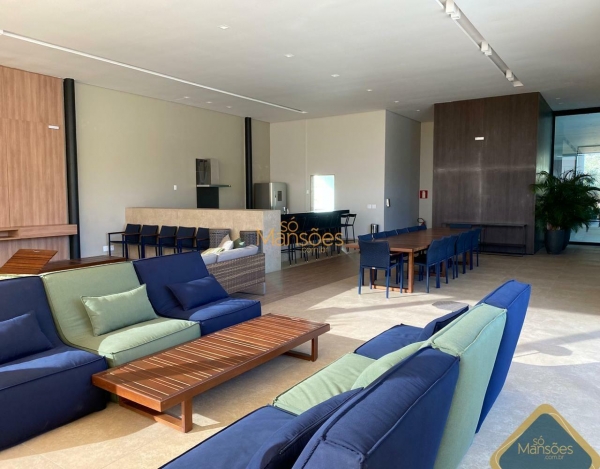 Excelente lote de 3.320 m², em declive com vista panorâmica definitiva.