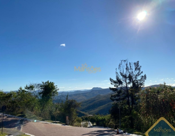 Lote de 2.883 m² à Venda com Vista Panorâmica no Condomínio Quintas do Morro, Nova Lima - MG