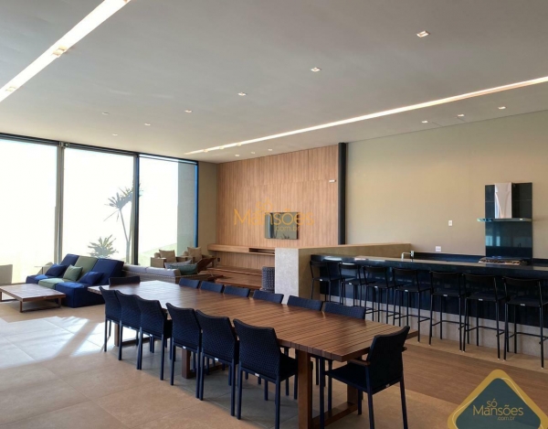 Excelente lote de 3.320 m², em declive com vista panorâmica definitiva.
