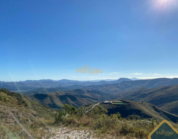 Lote de 2.883 m² à Venda com Vista Panorâmica no Condomínio Quintas do Morro, Nova Lima - MG