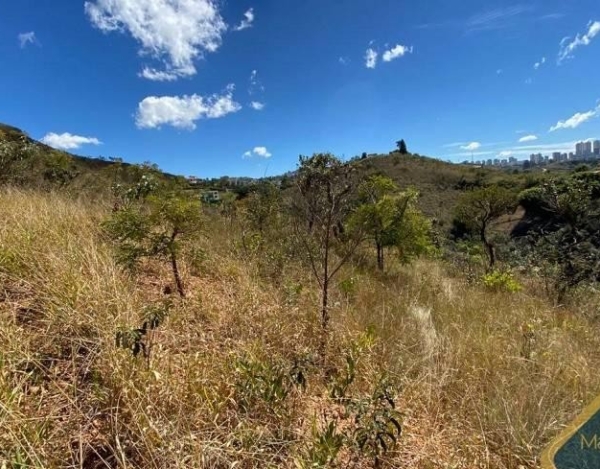 Lote de 1.861 m² à Venda no Vila Del Rey, Nova Lima - MG