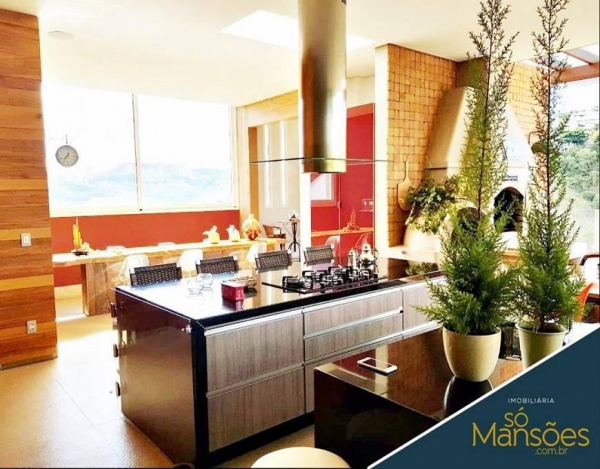 CASA DE LUXO DE 1050m² À VENDA NO VALE DOS CRISTAIS: CONFORTO E SOFISTICAÇÃO EM UM SÓ LUGAR