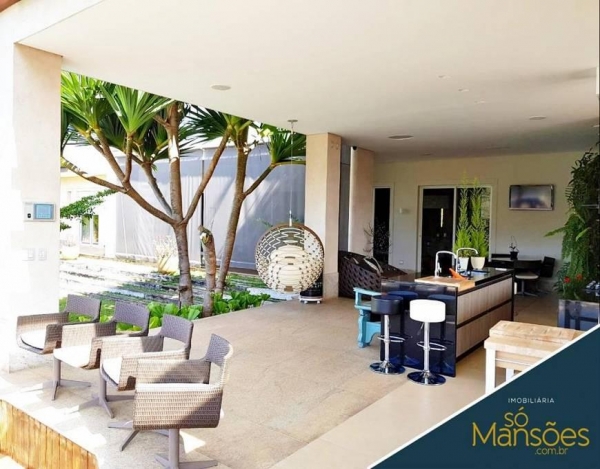 CASA DE LUXO DE 1050m² À VENDA NO VALE DOS CRISTAIS: CONFORTO E SOFISTICAÇÃO EM UM SÓ LUGAR