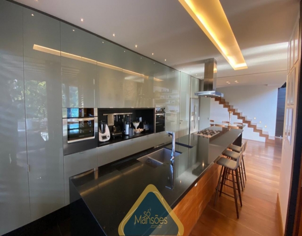 EXCLUSIVIDADE SÓ MANSÕES: CASA DE LUXO DE 480M² NO VALE DOS CRISTAIS