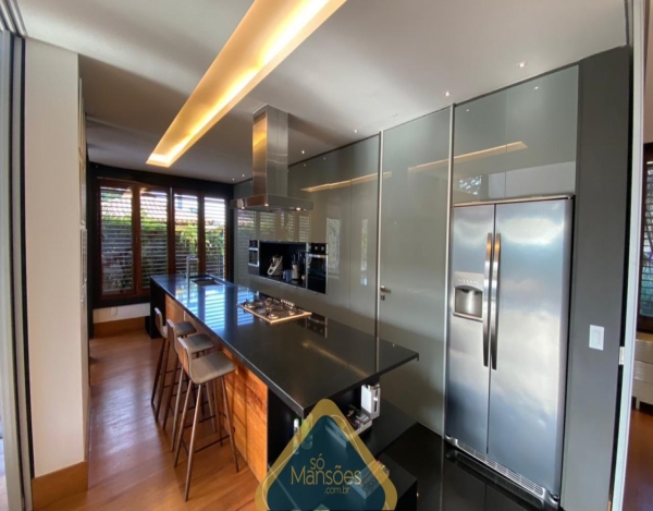 EXCLUSIVIDADE SÓ MANSÕES: CASA DE LUXO DE 480M² NO VALE DOS CRISTAIS