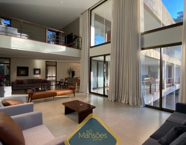 Casa de Luxo de 892 m² à Venda com 5 Suítes e Piscina Aquecida no Residencial Europa, Nova Lima - MG