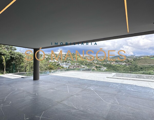 CASA À VENDA NO VALE DOS CRISTAIS - CONFORTO E EXCLUSIVIDADE 