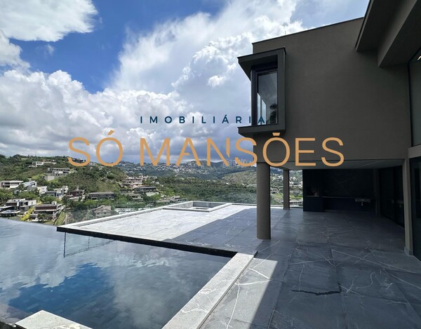 CASA À VENDA NO VALE DOS CRISTAIS - CONFORTO E EXCLUSIVIDADE 