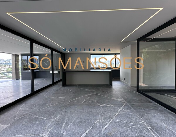 CASA À VENDA NO VALE DOS CRISTAIS - CONFORTO E EXCLUSIVIDADE 