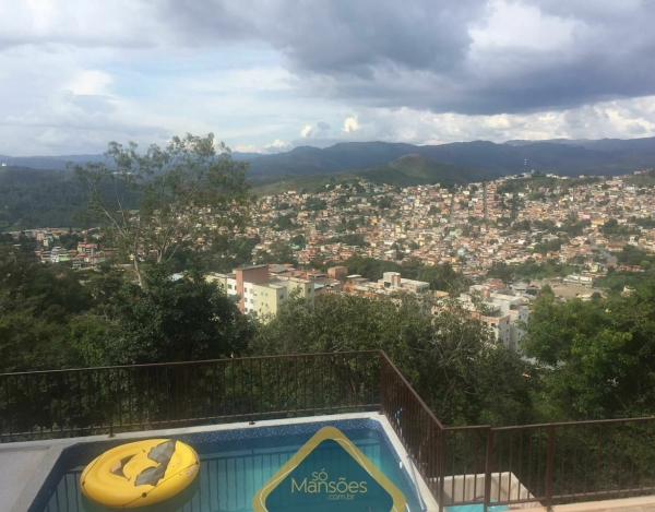 Casa de Alto Padrão de 321 m² à Venda com 1 Suíte e Espaço Gourmet no Condomínio Quintas do Sol, Nova Lima - MG