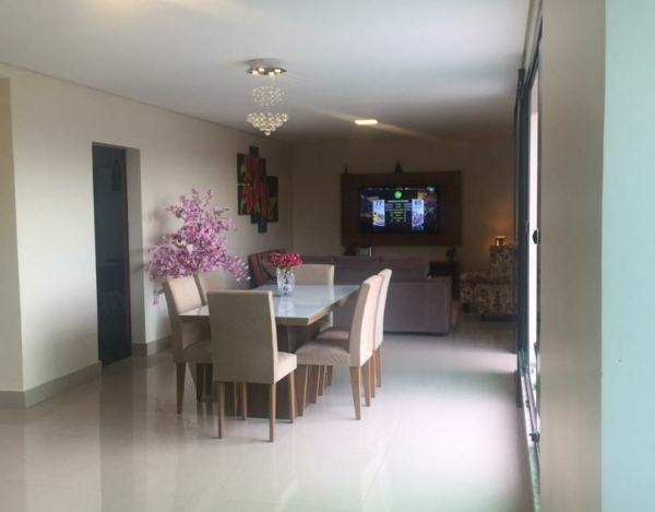 Casa de Alto Padrão de 321 m² à Venda com 1 Suíte e Espaço Gourmet no Condomínio Quintas do Sol, Nova Lima - MG