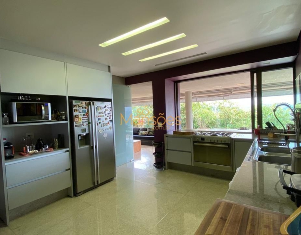 Linda casa vendida no condomínio Quintas do sol com 590 m² finamente construída.