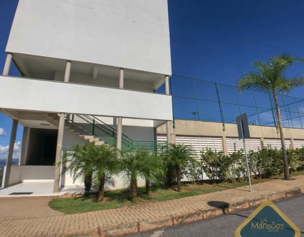 Lote de 858m² à venda no Quintas do Sol.