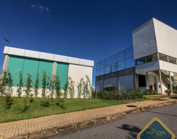 Lote de 858m² à venda no Quintas do Sol.