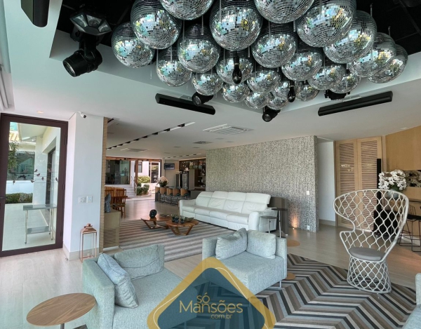 CASA LUXUOSA DE 313M² NO CONDOMÍNIO ALDEIAS DO LAGO - ESMERALDAS/MG À VENDA!